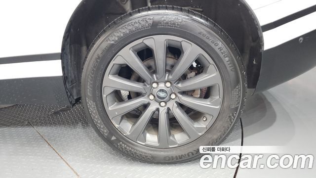 Land Rover Range Rover Velar 3.0 P380 R-Dynamic SE 2018 — фото 21