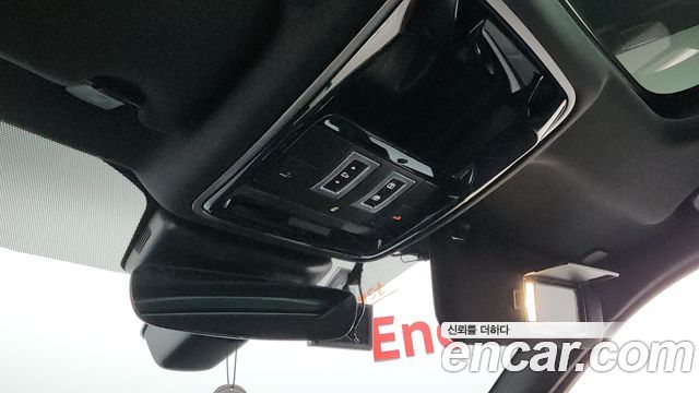 Land Rover Range Rover Velar 3.0 P380 R-Dynamic SE 2018 — фото 29