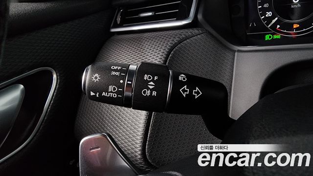 Land Rover Range Rover Velar 3.0 P380 R-Dynamic SE 2018 — фото 36