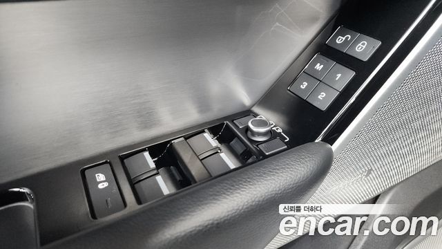 Land Rover Range Rover Velar 3.0 P380 R-Dynamic SE 2018 — фото 38