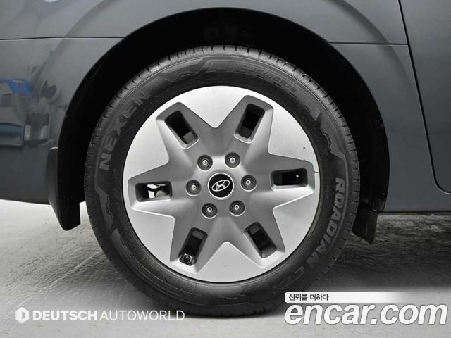 Hyundai Staria L3.5 Tourer 11-Seater Modern 2024 — фото 5