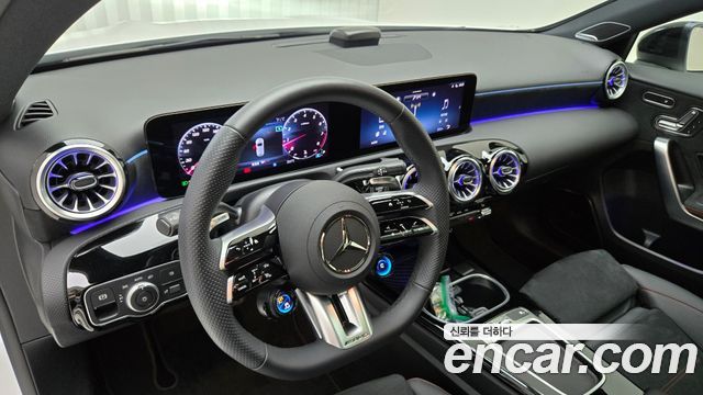 Mercedes-Benz A-Class (W177) AMG A45 4MAITC+ Hatchback 2025 — фото 17