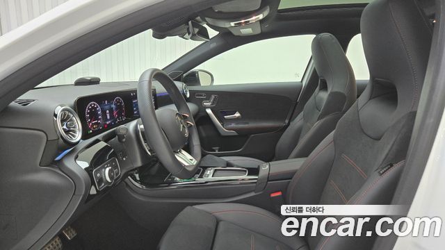 Mercedes-Benz A-Class (W177) AMG A45 4MAITC+ Hatchback 2025 — фото 18