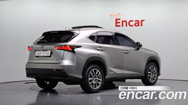 Lexus NX300h Supreme 2017 — фото 2