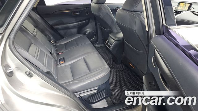 Lexus NX300h Supreme 2017 — фото 15