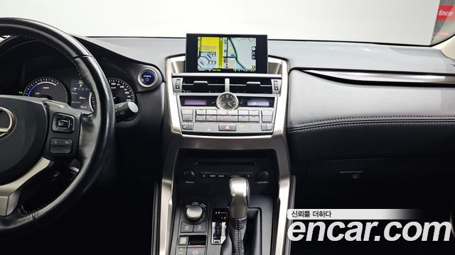 Lexus NX300h Supreme 2017 — фото 20