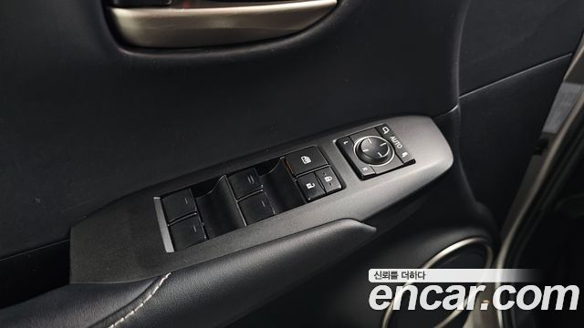 Lexus NX300h Supreme 2017 — фото 33