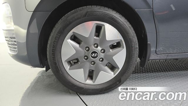 Hyundai Staria Tourer 11-Seater Modern 2023 — фото 5