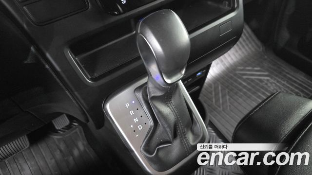Hyundai Staria Tourer 11-Seater Modern 2023 — фото 9