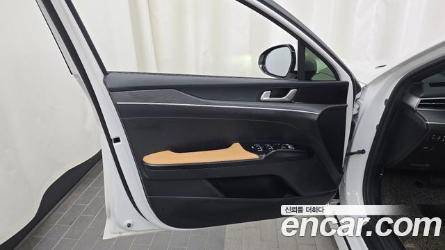 Kia K5 (III) 2.0 Prestige 2022 — фото 24