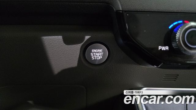 Kia Carnival (IV) Gasoline 7-Seater Noblesse 2025 — фото 34