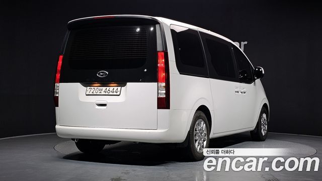 Hyundai Staria Tourer 11-Seater Modern 2022 — фото 2