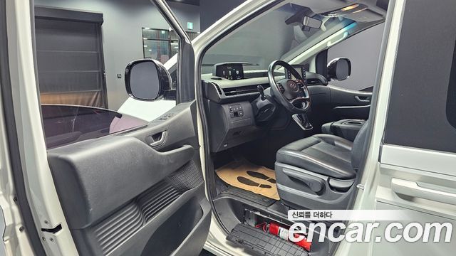Hyundai Staria Tourer 11-Seater Modern 2022 — фото 10