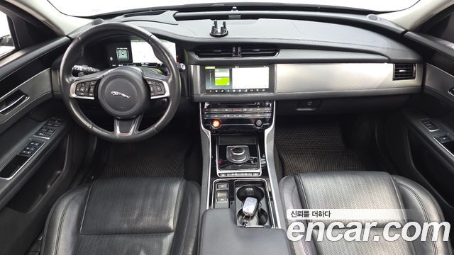 Jaguar XF (X260) 20d Prestige AWD 2018 — фото 7