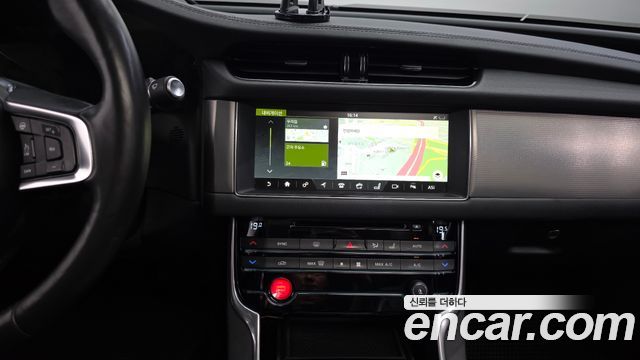 Jaguar XF (X260) 20d Prestige AWD 2018 — фото 14