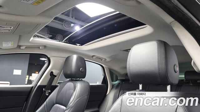 Jaguar XF (X260) 20d Prestige AWD 2018 — фото 19