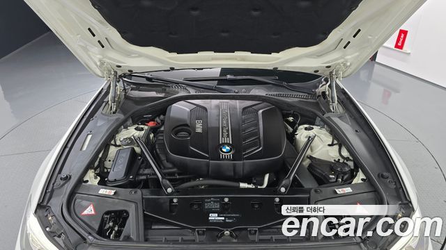 BMW 5 Series (F10) 520d xDrive 2014 — фото 6