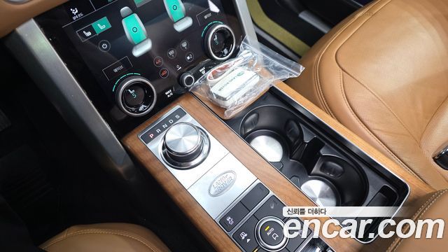 Land Rover Range Rover (IV) 4.4 SDV8 AB DIESEL 2018 — фото 9