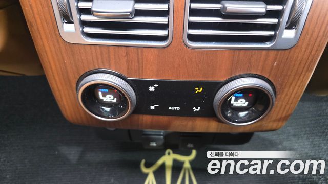 Land Rover Range Rover (IV) 4.4 SDV8 AB DIESEL 2018 — фото 21