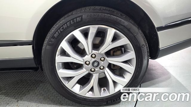 Land Rover Range Rover (IV) 4.4 SDV8 AB DIESEL 2018 — фото 27