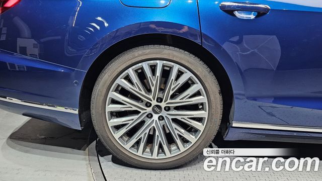 Audi A8 (D5) 60 TFSI Quattro LWB 2021 — фото 5