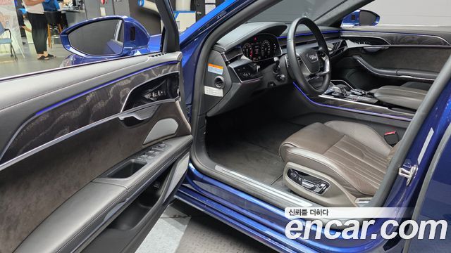 Audi A8 (D5) 60 TFSI Quattro LWB 2021 — фото 10