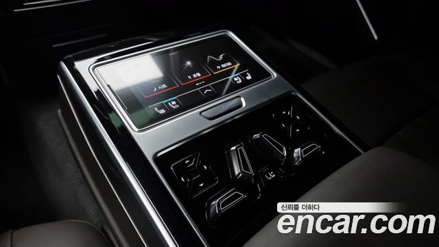 Audi A8 (D5) 60 TFSI Quattro LWB 2021 — фото 27