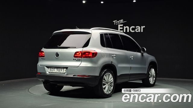 Volkswagen Tiguan 2.0 TDI  Premium 5N 2014 — фото 2