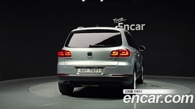 Volkswagen Tiguan 2.0 TDI  Premium 5N 2014 — фото 4