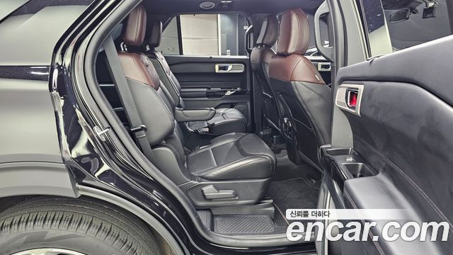 Ford Explorer (VI) 3.0 Platinum 4WD 2022 — фото 16