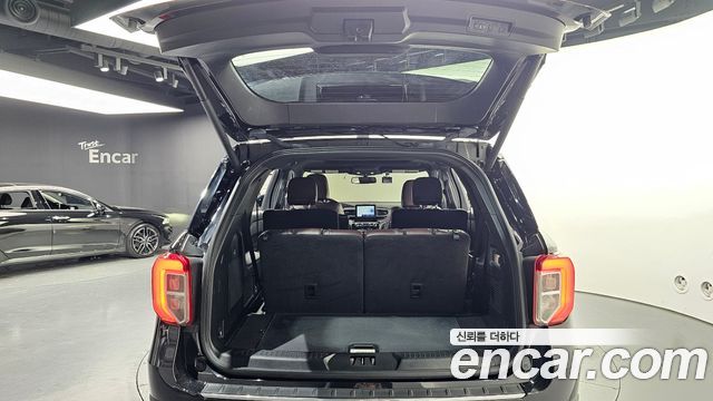 Ford Explorer (VI) 3.0 Platinum 4WD 2022 — фото 24
