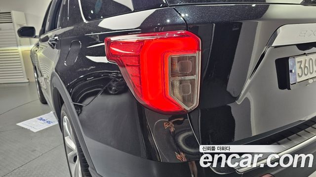 Ford Explorer (VI) 3.0 Platinum 4WD 2022 — фото 29
