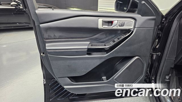 Ford Explorer (VI) 3.0 Platinum 4WD 2022 — фото 30
