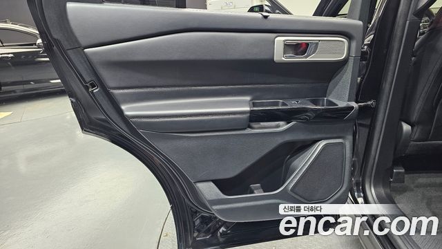 Ford Explorer (VI) 3.0 Platinum 4WD 2022 — фото 31
