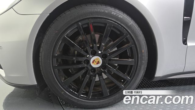 Porsche Panamera (971) 3.0 AWD 2018 — фото 5