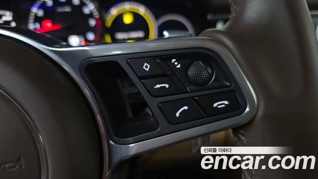 Porsche Panamera (971) 3.0 AWD 2018 — фото 18