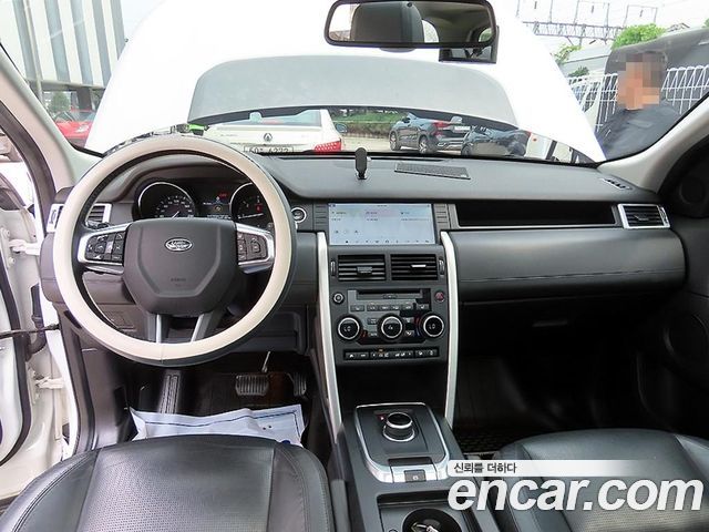 Land Rover Discovery Sport 2.0 TD4 HSE Luxury 2017 — фото 7