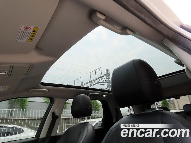 Land Rover Discovery Sport 2.0 TD4 HSE Luxury 2017 — фото 21
