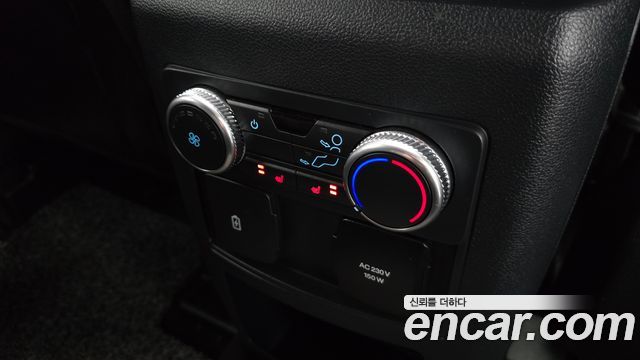 Ford Explorer (VI) 2.3 LimIted 4WD 2021 — фото 17