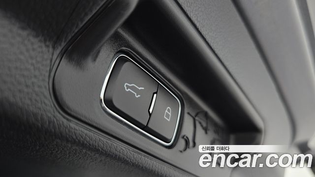 Ford Explorer (VI) 2.3 LimIted 4WD 2021 — фото 20