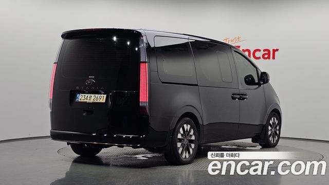 Hyundai Staria L3.5 Lounge 9-Seater Inspiration 2022 — фото 2