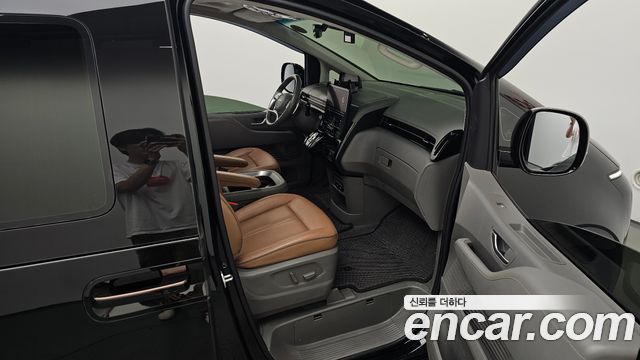 Hyundai Staria L3.5 Lounge 9-Seater Inspiration 2022 — фото 11