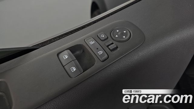 Hyundai Staria L3.5 Lounge 9-Seater Inspiration 2022 — фото 17