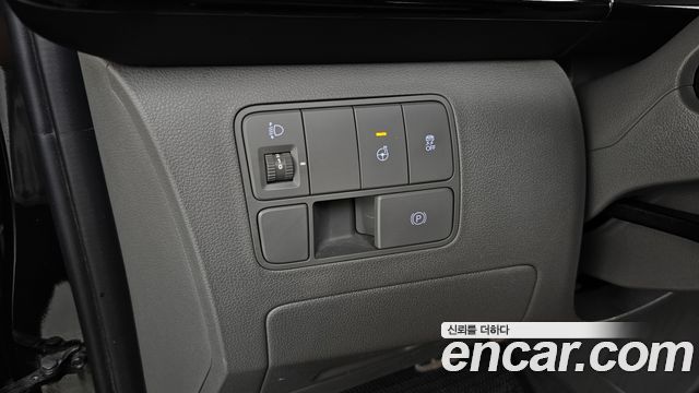 Hyundai Staria L3.5 Lounge 9-Seater Inspiration 2022 — фото 18