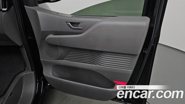 Hyundai Staria L3.5 Lounge 9-Seater Inspiration 2022 — фото 25