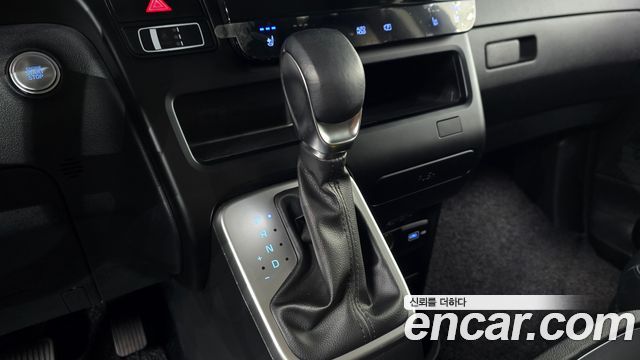 Hyundai Staria L3.5 Cargo 5-Seater Modern 2023 — фото 9