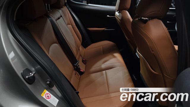 Lexus UX250h 2.0 AWD 2019 — фото 11