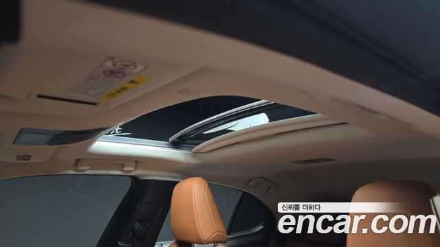 Lexus UX250h 2.0 AWD 2019 — фото 19