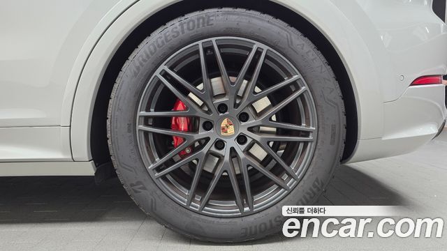 Porsche Cayenne (PO536) 4.0 GTS Coupe 2025 — фото 21