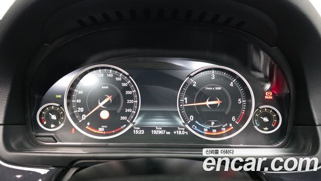 BMW 5 Series (F10) 520d 2015 — фото 8